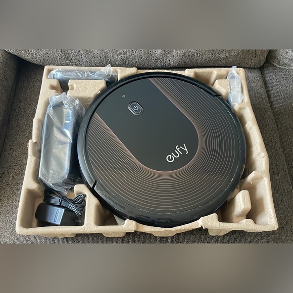Eufy RoboVac 30C - Wi-Fi Connected - Picture 1 of 3